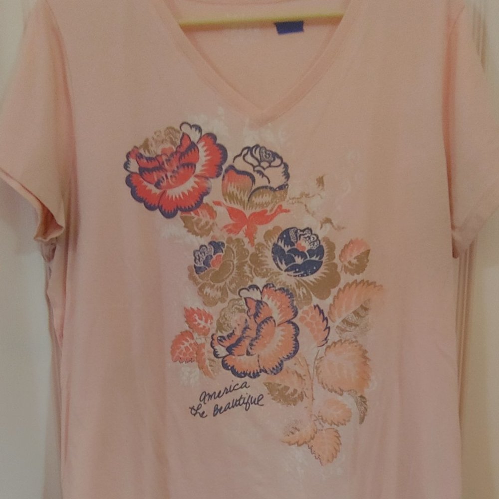 V-neck graphic t-shirt XL
